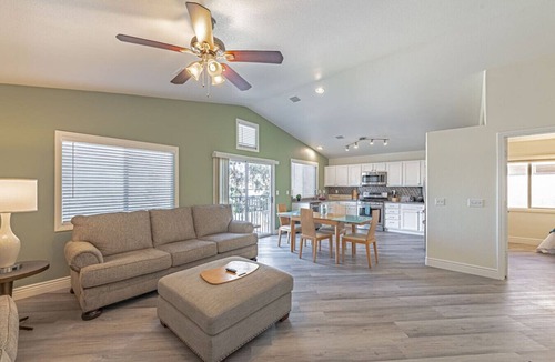 Silverado Ranch House | Clean, Cozy, Quiet! Close to everything! & garage!