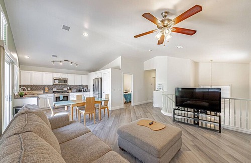 Silverado Ranch House | Clean, Cozy, Quiet! Close to everything! & garage!