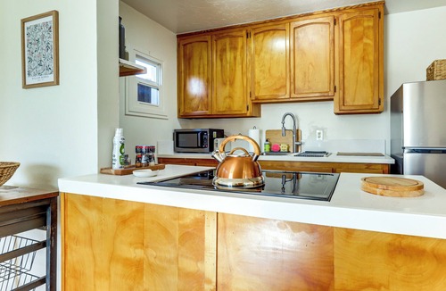 Lakeport Cottage | Clear Lake Living! Pet-friendly Gem w/Fenced Yard