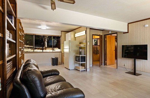 Wilbur Springs House | Clearlake Getaway | Pool + Boat Parking Sleeps 6