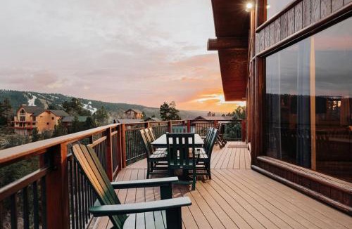 Castle Glen Estates House | Cliffhanger Cabin