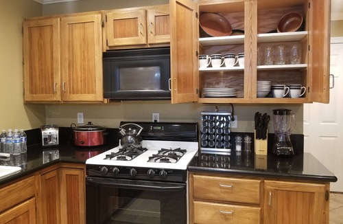 Paradise House | CLOSE TO STRIP Very Private, GATED, Huge Open Floor Plan, WIFI, WASHER & DRYER