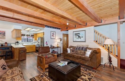 Fox Farm Cabin | Close to the Lake! Fenced Yard! HOT TUB! Boat Parking! Propane BBQ!