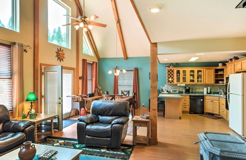 Cloudcroft Cabin | Cloudcroft Home w/Spacious Stargazing Deck!