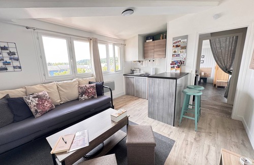 Lisieux Apartment | Cocoonlis, Charmant 2 Pièces au Cœur de la Ville Avec vue sur la Basilique