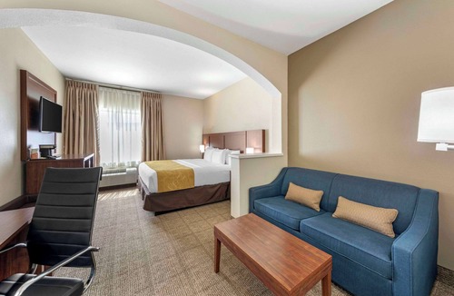Tulare Hotel | Comfort Suites Tulare Sequoia Gateway