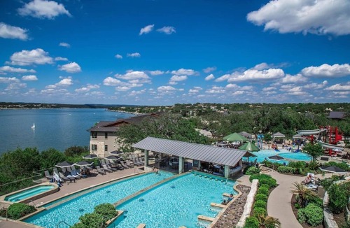 Lakeway Hotel | Comfortable and Suiting Stay! Pets Allowed, Outdoor Pool!