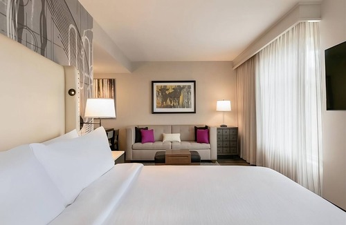 Berkeley Heights Hotel | Comfortable Countryside Stay! 4 Relaxing Units, Pool, Free Breakfast!