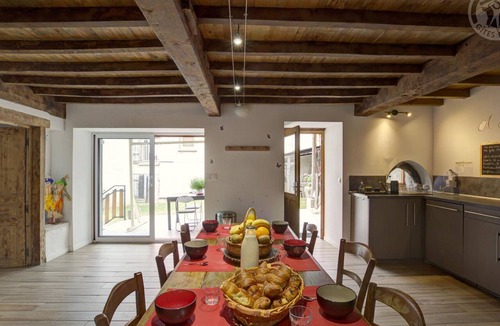 Cremeaux Cottage | Comfortable countryside cottage with terrace