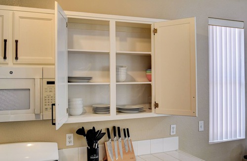 Sovana House | Comfy 4BR Farmhouse Open Kitchen BBQ Pet Friendly Great Location-30 days minimum