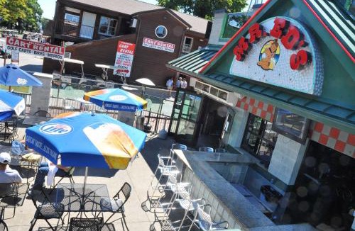 Put-in-Bay Hotel | Commodore Resort