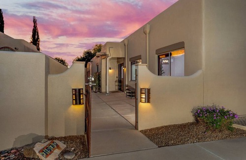 Santa Fe Park House | Community Pool & Spa | Yard | Office | 4 BR 3 BA