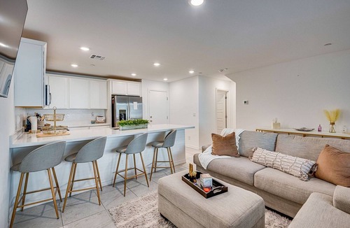 Centennial Hills Condo | Condo-Vegas-Special Low Rates for May Only til May 1rst-Mins to Summerlin Med