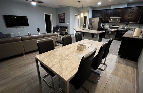 Enterprise House | Contemporary Family & Business Friendly House with Pool