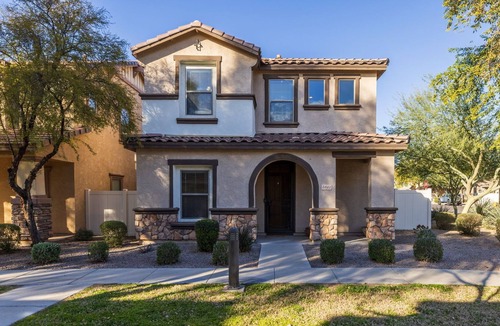 Superstition Springs House | Convenient Mesa location! 30+ day rental, pet friendly