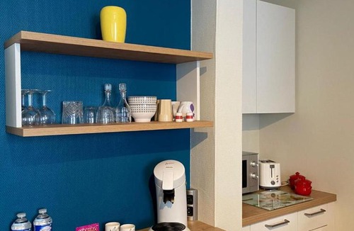 Chateau-Renault Apartment | Cosy T1 ! Proche commerces et axes routiers