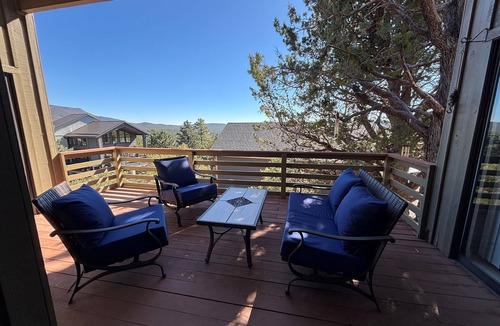Pine House | Cowboy Cabin w/Deck In The Pines. 2 Bedrooms+2 Bathrooms + Loft. Relax Up North!