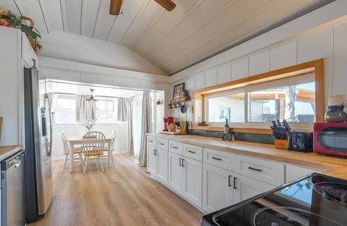 West Sedona Cottage | Cowboy Cottage! A Historic Home w/Epic Views! West Sedona & Hot Tub!