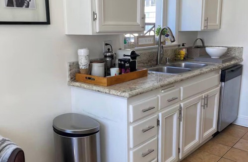 Westwood Condo | Cozy 1-bedroom condo in peaceful Los Angeles with AC