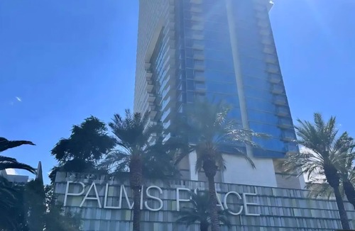 Las Vegas Hotel | Cozy 1-bedroom hotel suite with AC in marvelous Las Vegas view