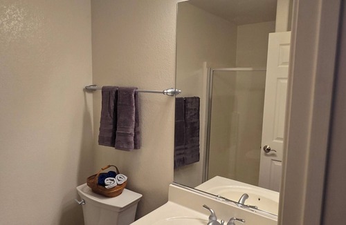 Winchester House | Cozy 1-bedroom house in delightful Winchester with AC