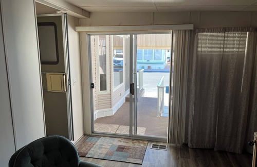 Mesa House | Cozy 1+Bedroom Park Model with Arizona Room in 55+ Resort in lovely Mesa AZ