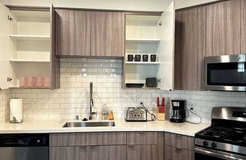Mount Wilson Apartment | Cozy 2-bedroom apartment in beautiful Glendale with AC and gym