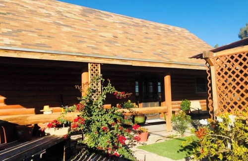 Las Vegas Cabin | Cozy 2-bedroom cabin in amazing Las Vegas with AC and gym
