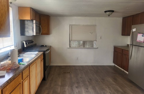 Eleven Mile Corner House | Cozy 2-bedroom mobile home in charming Eloy with AC