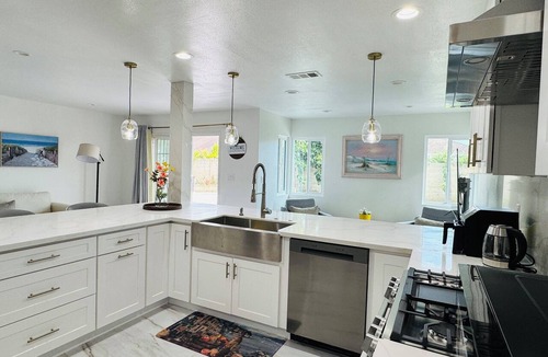 Westminster House | Cozy 2-bedroom unit in central Westminster, Orange County.