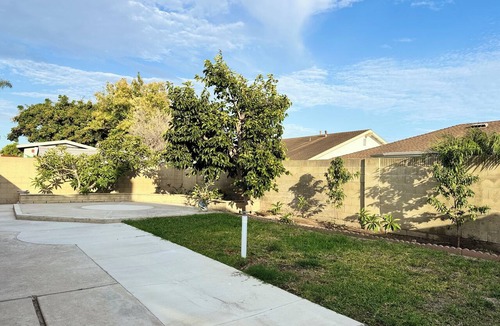 Westminster House | Cozy 2-bedroom unit in central Westminster, Orange County.