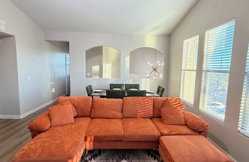 Spring Valley Condo | Cozy 2-Bedroom Upgraded Vegas Condo Oasis Pool, Spa & Gym
