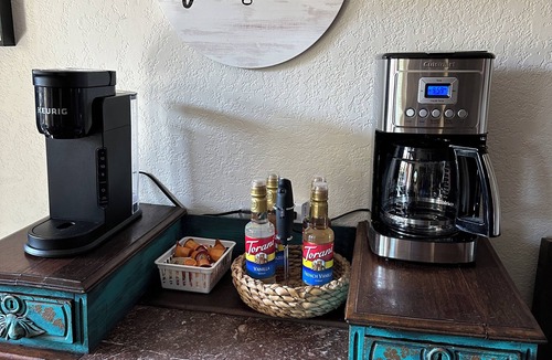 Tucson Condo | Cozy 2bd/2ba 1st fl condo by Sabino Canyon in Tucson w pool, pickleball, pets