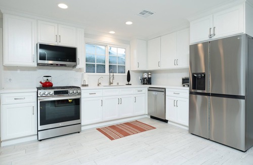 West Hills House | Cozy 3 Bedroom & 2 Bathroom Single-level Home in the West Hills
