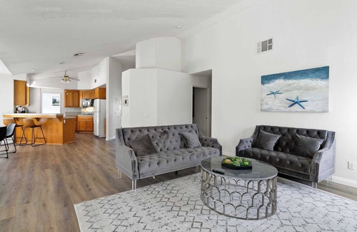 Nuevo House | Cozy 4BR Mountain View Retreat｜Private Pool, Spacious Yard & Pet-Friendly#41703