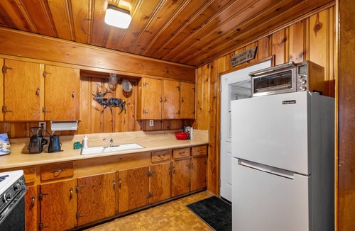 Mountainaire Cabin | Cozy Cabin in the Pines w/Grill & Outdoor Dining