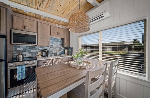 Pacific Beach Cottage | Cozy Cottage Steps from Beach