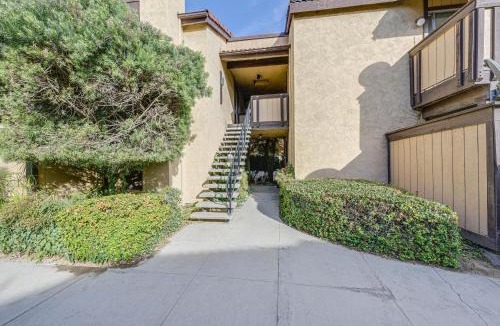 Fresno House | Cozy Fresno Condo w/Balcony & Pool Access