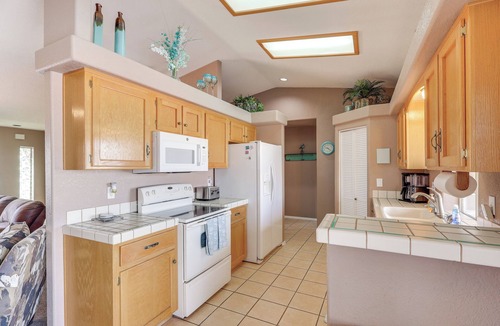 Lake Havasu City House | Cozy Lake Havasu City Home - Pool and Hot Tub