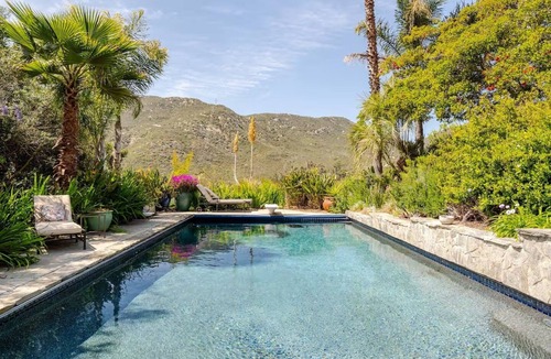 Del Dios Cottage | Cozy & romantic tiny house w/magnificent views, hillside pool, & adorable goats