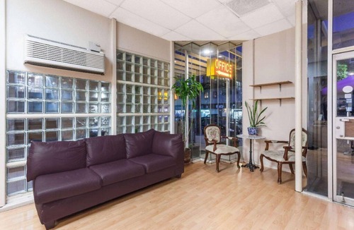 Downtown Los Angeles Hotel | Cozy Room Near LA's Top Attractions: Perfect for Exploring & Enjoying Downtown