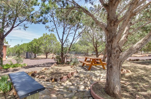 Show Low Cottage | Cozy Show Low Cottage w/Wood-Burning Stove