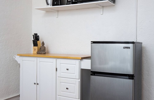 Westlake Apartment | Cozy studio in beautiful Los Angeles with air conditioning