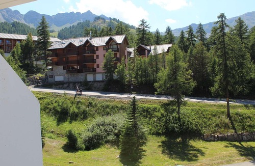 Les Claux Apartment | Cozy studio in Vars with balcony, near slopes and shops, parking included