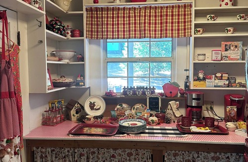 Julian Cottage | Cristine's Cozy Cottage in the Woods; Close to Town & Pet Friendly Fenced Yard!