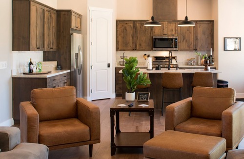 Williams House | Custom 4bd Mountain & Golf Retreat, Sleeps 8, A/C, Close to All Key Attractions