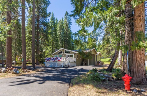 Lake Almanor West House | Darling 2-bedroom house on golf course at Lake Almanor West