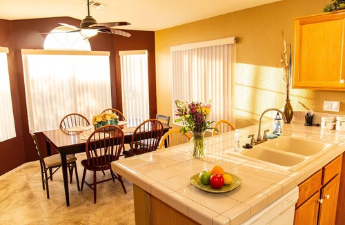 The Bluffs House | Delightful, cozy home w/breathtaking mtn views. Near hiking, golf & restaurants!
