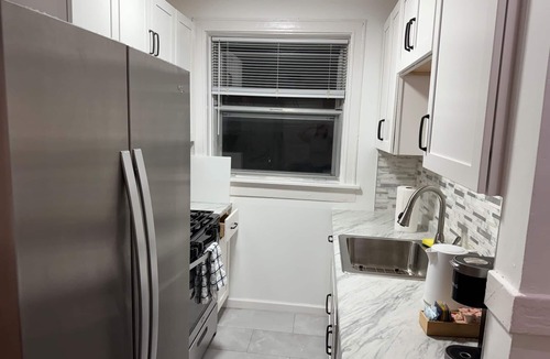 University City Apartment | Delmar Loop 2BR Work & Study Suite nr WashU