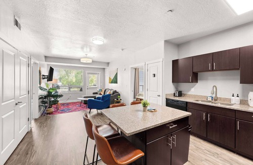 Fairpark Apartment | Delta - Airport - Hot Tub - Prime SLC